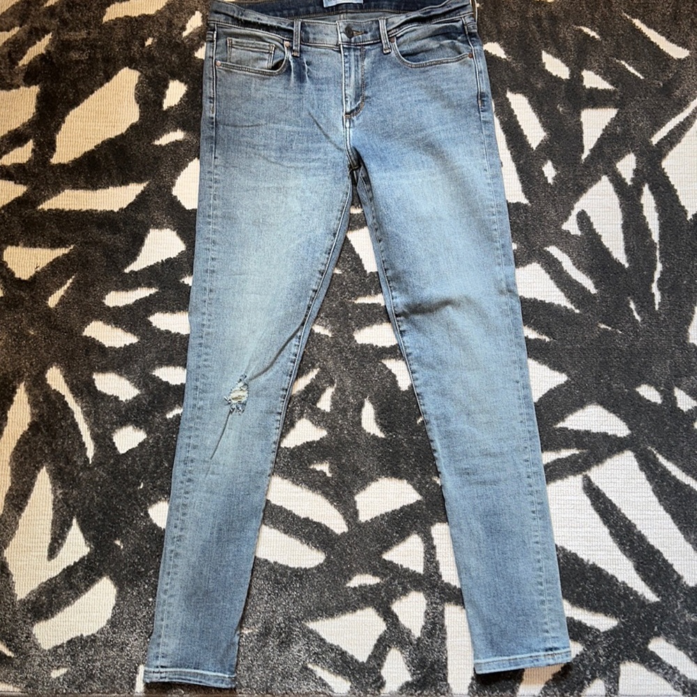 Banana Republic distressed skinny jeans size 29